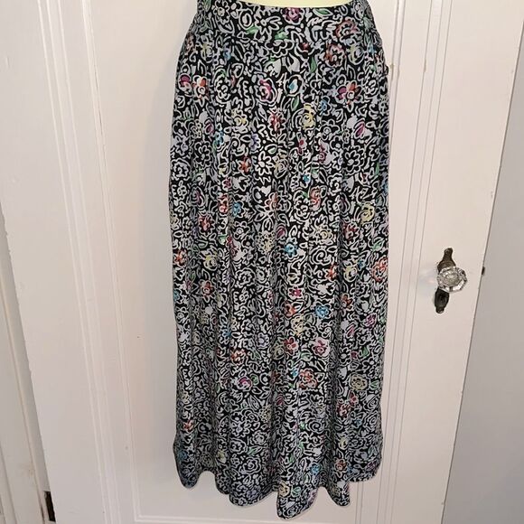 Vintage 80s J.H. Collectible Black & Gray Stylized Floral Patterned Skirt Set - Picture 5 of 8